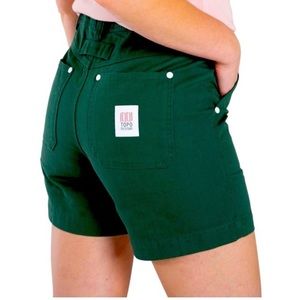 TOPO DESIGNS Chore short in green size 4